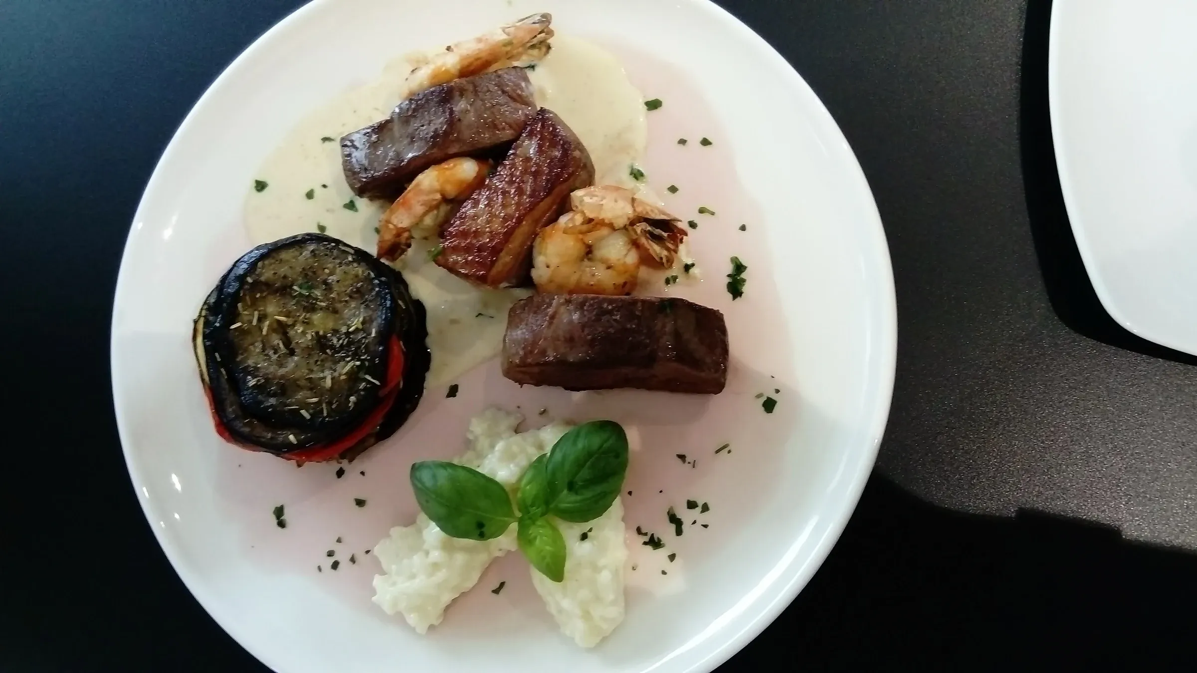 Assiette dressée par la cuisine du Rétro